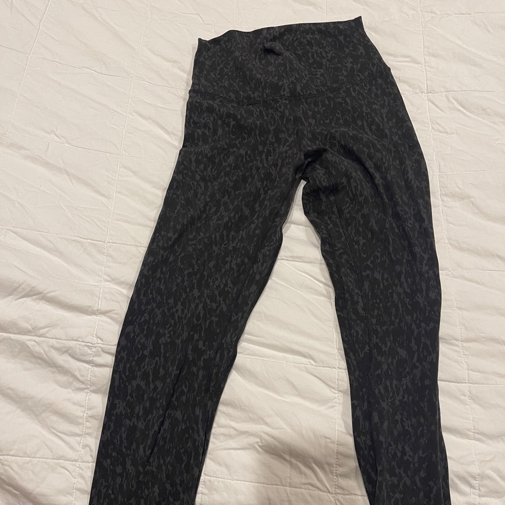 Lululemon 25th inch aligns